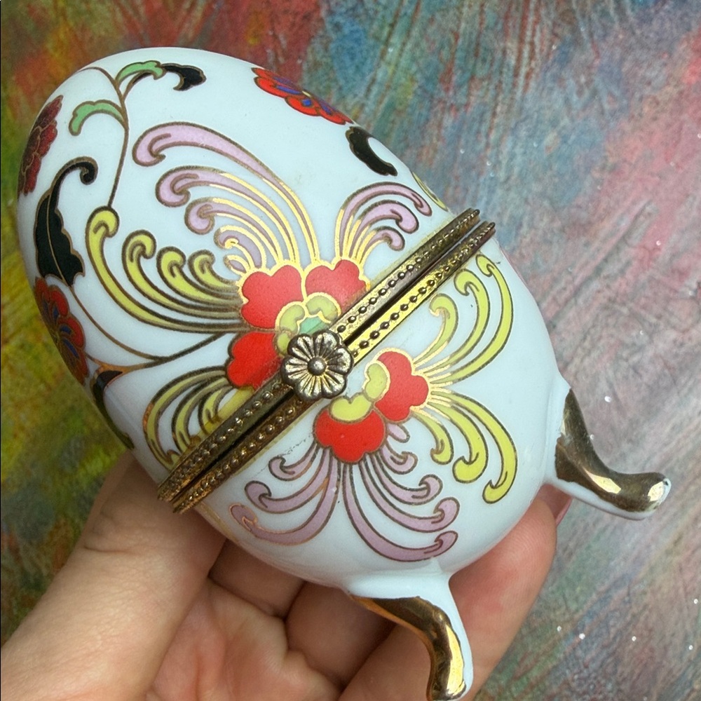 Vintage Hinged Egg Shaped Footed Floral Trinket Box Parcelain W. Gold Trim Snap